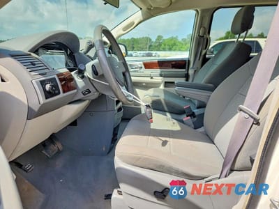 Zdjęcie 7 z 13 samochodu: 2010 CHRYSLER TOWN & COUNTRY TOURING VIN:2A4RR5D13AR285324 - miniatura