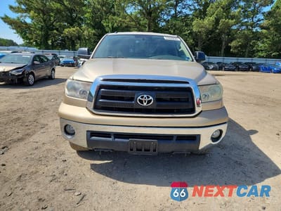 Piąte zdjęcie samochodu w środku: 2010 TOYOTA TUNDRA VIN:5TFRY5F12AX082769 - miniatura