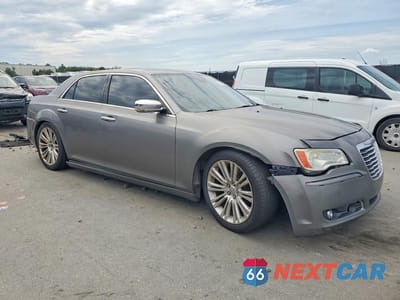 Czwarte zdjęcie samochodu z boku: 2011 CHRYSLER 300 LIMITED VIN:2C3CA5CG3BH585675 - miniatura
