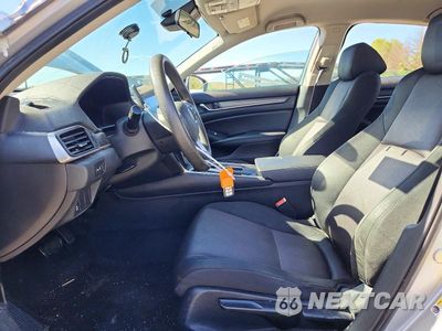 Zdjęcie 7 z 12 samochodu: 2019 HONDA ACCORD LX VIN:1HGCV1F11KA050053 - miniatura