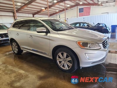Czwarte zdjęcie samochodu z boku: 2017 VOLVO XC60 T5 INSCRIPTION VIN:YV440MRU7H2009340 - miniatura