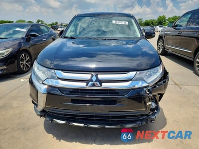 Piąte zdjęcie samochodu w środku: 2016 MITSUBISHI OUTLANDER SE VIN:JA4AD3A38GZ011797 - miniatura