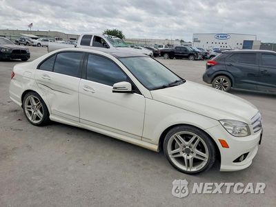 Czwarte zdjęcie samochodu z boku: 2010 MERCEDES-BENZ C 300 VIN:WDDGF5EB9AR126252 - miniatura