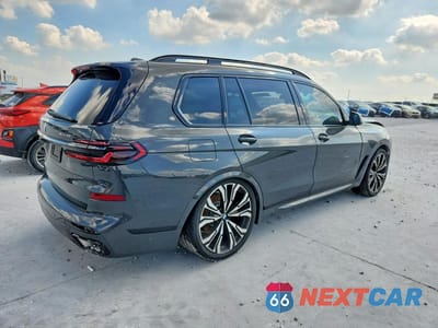Trzecie zdjęcie samochodu z tyłu: 2025 BMW X7 XDRIVE40I VIN:5UX23EM05S9W41486 - miniatura
