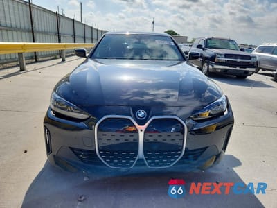 Piąte zdjęcie samochodu w środku: 2023 BMW I4 EDRIVE 35 VIN:WBY43AW08PFR44530 - miniatura
