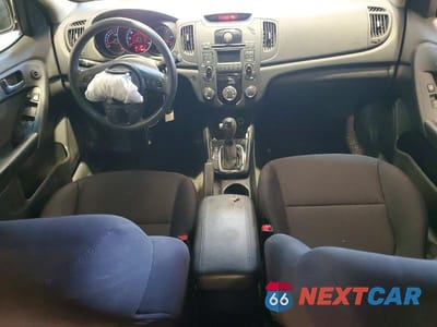 Zdjęcie 8 z 12 samochodu: 2012 KIA FORTE EX VIN:KNAFU4A28C5491086 - miniatura