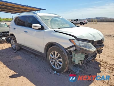 Czwarte zdjęcie samochodu z boku: 2017 NISSAN ROGUE SV VIN:KNMAT2MT8HP511373 - miniatura