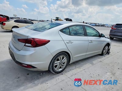 Trzecie zdjęcie samochodu z tyłu: 2019 HYUNDAI ELANTRA SEL VIN:5NPD84LF2KH416185 - miniatura