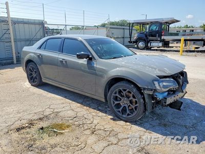 Czwarte zdjęcie samochodu z boku: 2019 CHRYSLER 300 TOURING VIN:2C3CCAAG2KH602214 - miniatura