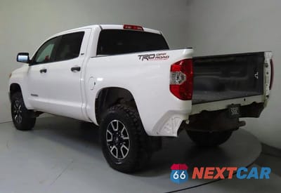 Czwarte zdjęcie samochodu z boku: 2016 TOYOTA TUNDRA CREWMAX SR5 VIN:5TFEM5F19GX107282 - miniatura