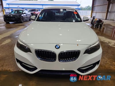 Piąte zdjęcie samochodu w środku: 2016 BMW 228 I SULEV VIN:WBA1F9C53GV546364 - miniatura