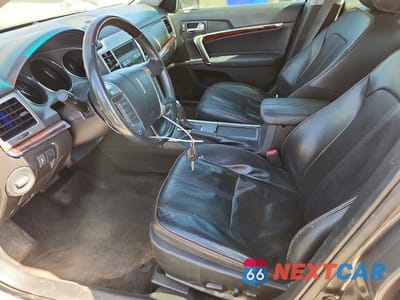 Zdjęcie 7 z 12 samochodu: 2010 LINCOLN MKZ VIN:3LNHL2JC1AR613532 - miniatura