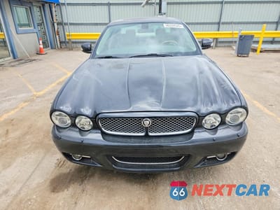 Piąte zdjęcie samochodu w środku: 2009 JAGUAR XJ8 L VIN:SAJWA79B69SH30506 - miniatura
