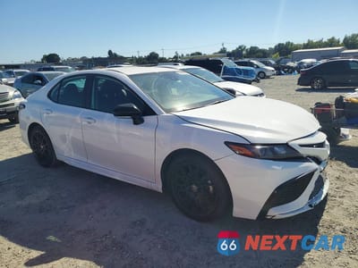 Czwarte zdjęcie samochodu z boku: 2024 TOYOTA CAMRY HYBRID SE NIGHTSHADE VIN:4T1T31AK9RU061150 - miniatura