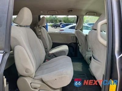 Zdjęcie 11 z 13 samochodu: 2011 TOYOTA SIENNA LE VIN:5TDKK3DC0BS037624 - miniatura