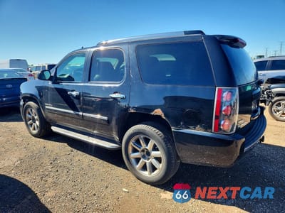 Drugie zdjęcie samochodu z przodu: 2011 GMC YUKON DENALI VIN:1GKS2EEF6BR108817 - miniatura