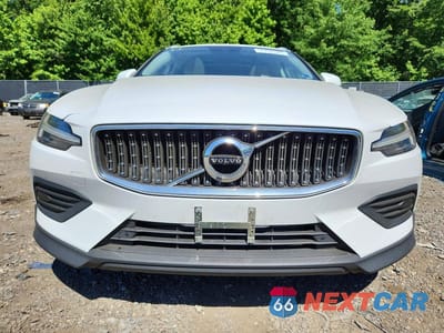 Piąte zdjęcie samochodu w środku: 2020 VOLVO V60 CROSS COUNTRY T5 MOMENTUM VIN:YV4102WK0L1041863 - miniatura