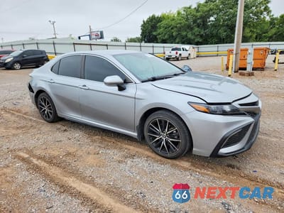 Czwarte zdjęcie samochodu z boku: 2023 TOYOTA CAMRY SE VIN:4T1G11AK4PU170068 - miniatura