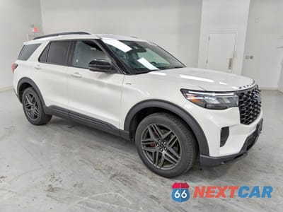 Czwarte zdjęcie samochodu z boku: 2025 FORD EXPLORER ST-LINE VIN:1FMUK8KH0SGB66408 - miniatura
