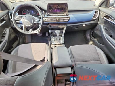 Zdjęcie 8 z 13 samochodu: 2023 KIA SELTOS NIGHTFALL VIN:KNDEUCA20P7371060 - miniatura