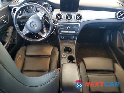 Zdjęcie 8 z 12 samochodu: 2019 MERCEDES-BENZ CLA 250 VIN:WDDSJ4EB7KN707972 - miniatura