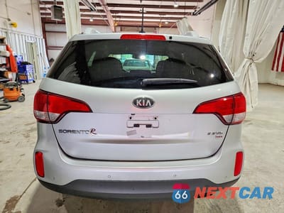 Zdjęcie 6 z 13 samochodu: 2015 KIA SORENTO LX VIN:5XYKTDA75FG602186 - miniatura