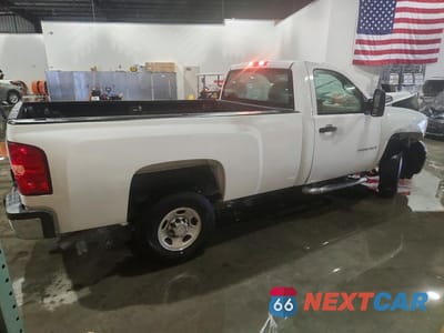 Trzecie zdjęcie samochodu z tyłu: 2007 CHEVROLET SILVERADO C2500 HEAVY DUTY VIN:1GCHC24K97E511947 - miniatura