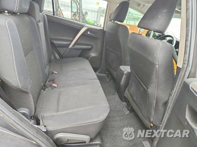 Zdjęcie 10 z 12 samochodu: 2018 TOYOTA RAV4 XLE VIN:JTMRFREV4JJ743738 - miniatura