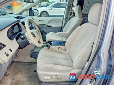 Zdjęcie 7 z 13 samochodu: 2014 TOYOTA SIENNA LE VIN:5TDKK3DC8ES422823 - miniatura
