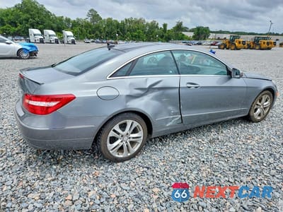 Trzecie zdjęcie samochodu z tyłu: 2010 MERCEDES-BENZ E 350 VIN:WDDKJ5GB1AF005450 - miniatura