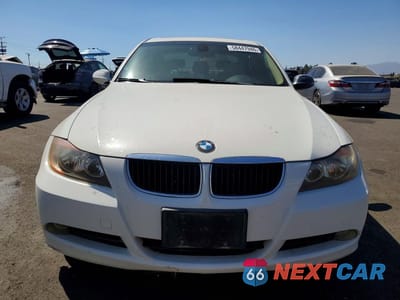 Piąte zdjęcie samochodu w środku: 2006 BMW 325 I VIN:WBAVB13526KX33514 - miniatura