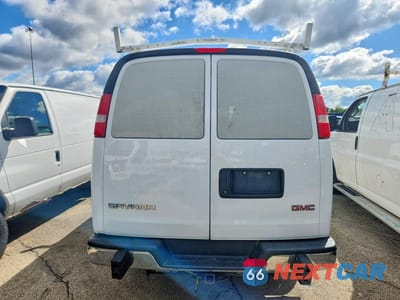 Zdjęcie 6 z 12 samochodu: 2017 GMC SAVANA G2500 VIN:1GTW7AFF4H1913907 - miniatura