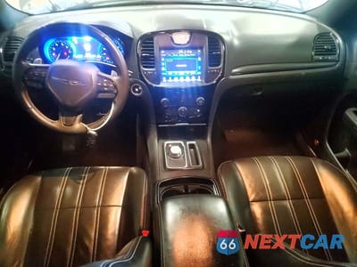 Zdjęcie 8 z 12 samochodu: 2016 CHRYSLER 300 S VIN:2C3CCAGG0GH261975 - miniatura