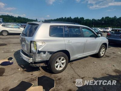 Trzecie zdjęcie samochodu z tyłu: 2010 TOYOTA HIGHLANDER BASE VIN:5TDBK3EH9AS031216 - miniatura