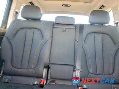 Zdjęcie 10 z 13 samochodu: 2022 BMW X7 XDRIVE40I VIN:5UXCW2C06N9K92788 - miniatura