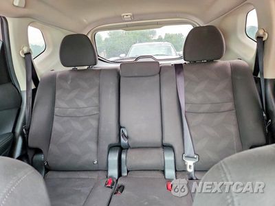 Zdjęcie 10 z 14 samochodu: 2016 NISSAN ROGUE S VIN:KNMAT2MV8GP673083 - miniatura