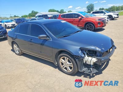 Czwarte zdjęcie samochodu z boku: 2007 HONDA ACCORD EX VIN:1HGCM56857A077190 - miniatura