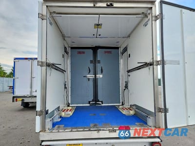 Zdjęcie 10 z 13 samochodu: 2023 FORD E350 REFRIGERATED BOX TRUCK VIN:1FDWE3FK9PDD08479 - miniatura