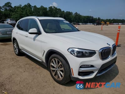 Czwarte zdjęcie samochodu z boku: 2019 BMW X3 SDRIVE30I VIN:5UXTR7C59KLE93697 - miniatura