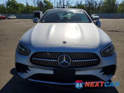 Piąte zdjęcie samochodu w środku: 2021 MERCEDES-BENZ E 350 4MATIC VIN:W1KZF8EB7MA877542 - miniatura