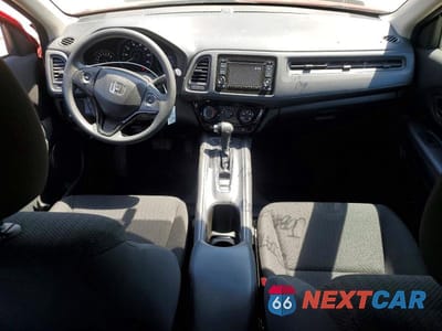 Zdjęcie 8 z 14 samochodu: 2018 HONDA HR-V LX VIN:3CZRU6H33JG727704 - miniatura