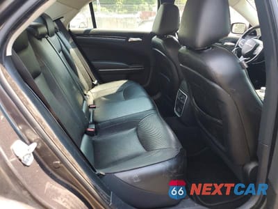 Zdjęcie 10 z 12 samochodu: 2019 CHRYSLER 300 LIMITED VIN:2C3CCAEG4KH612107 - miniatura