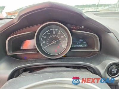Zdjęcie 9 z 12 samochodu: 2018 MAZDA MAZDA 3 VIN:3MZBN1V30JM172060 - miniatura