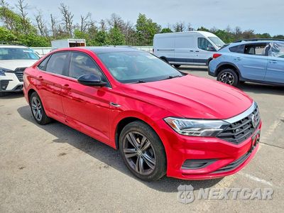 Czwarte zdjęcie samochodu z boku: 2019 VOLKSWAGEN JETTA S VIN:3VWC57BU8KM052769 - miniatura