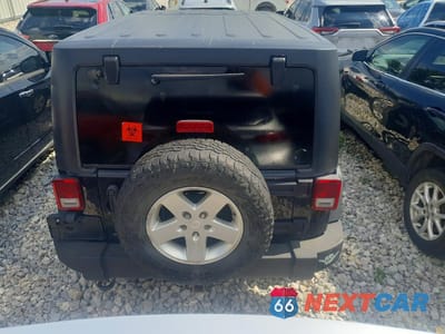 Zdjęcie 6 z 13 samochodu: 2014 JEEP WRANGLER UNLIMITED SPORT VIN:1C4HJWDG0EL138346 - miniatura