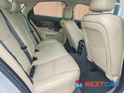 Zdjęcie 10 z 12 samochodu: 2019 JAGUAR XJ R - SPORT VIN:SAJWJ1CD5K8W18089 - miniatura