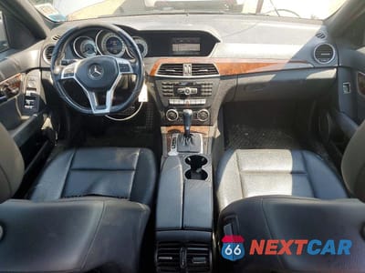 Zdjęcie 8 z 12 samochodu: 2014 MERCEDES-BENZ C 300 4MATIC VIN:WDDGF8AB2EA949861 - miniatura