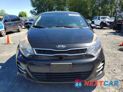 Piąte zdjęcie samochodu w środku: 2016 KIA RIO 5-DOOR EX VIN:KNADN5A39G6678307 - miniatura
