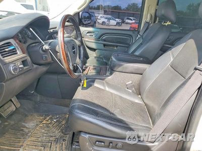 Zdjęcie 7 z 13 samochodu: 2012 GMC YUKON DENALI VIN:1GKS1EEF8CR293117 - miniatura