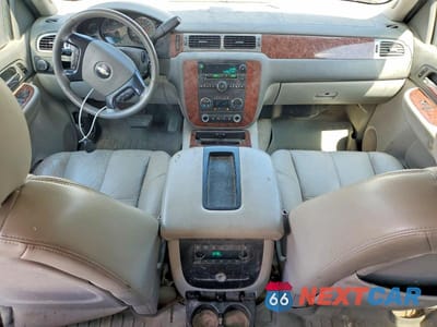 Zdjęcie 8 z 14 samochodu: 2007 CHEVROLET SUBURBAN C1500 VIN:3GNFC16J87G209796 - miniatura